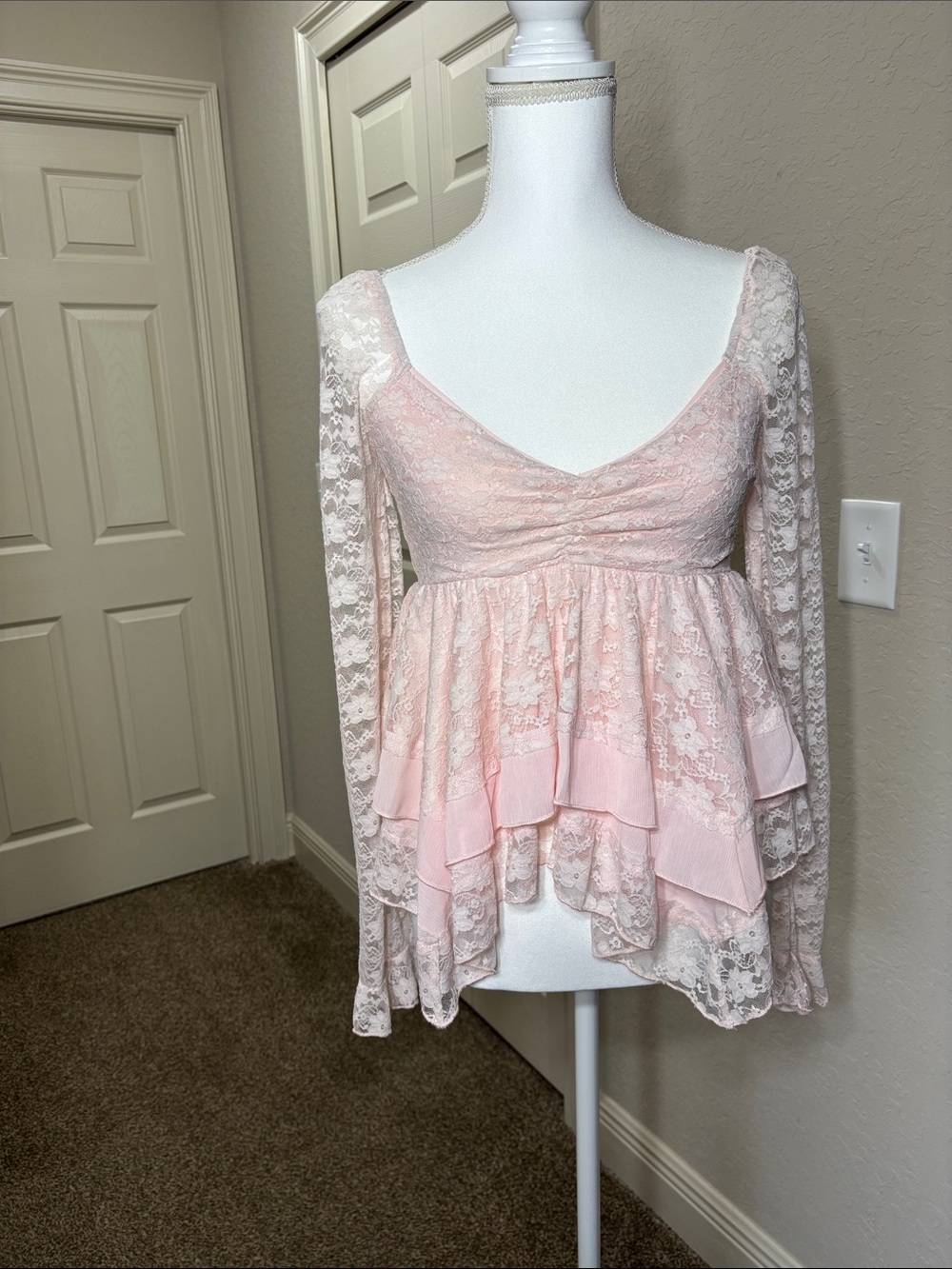 Altar'd State Lace Peplum Blouse Pink Boho Romantic Junior-inspired fit  S NWT - Picture 2 of 8